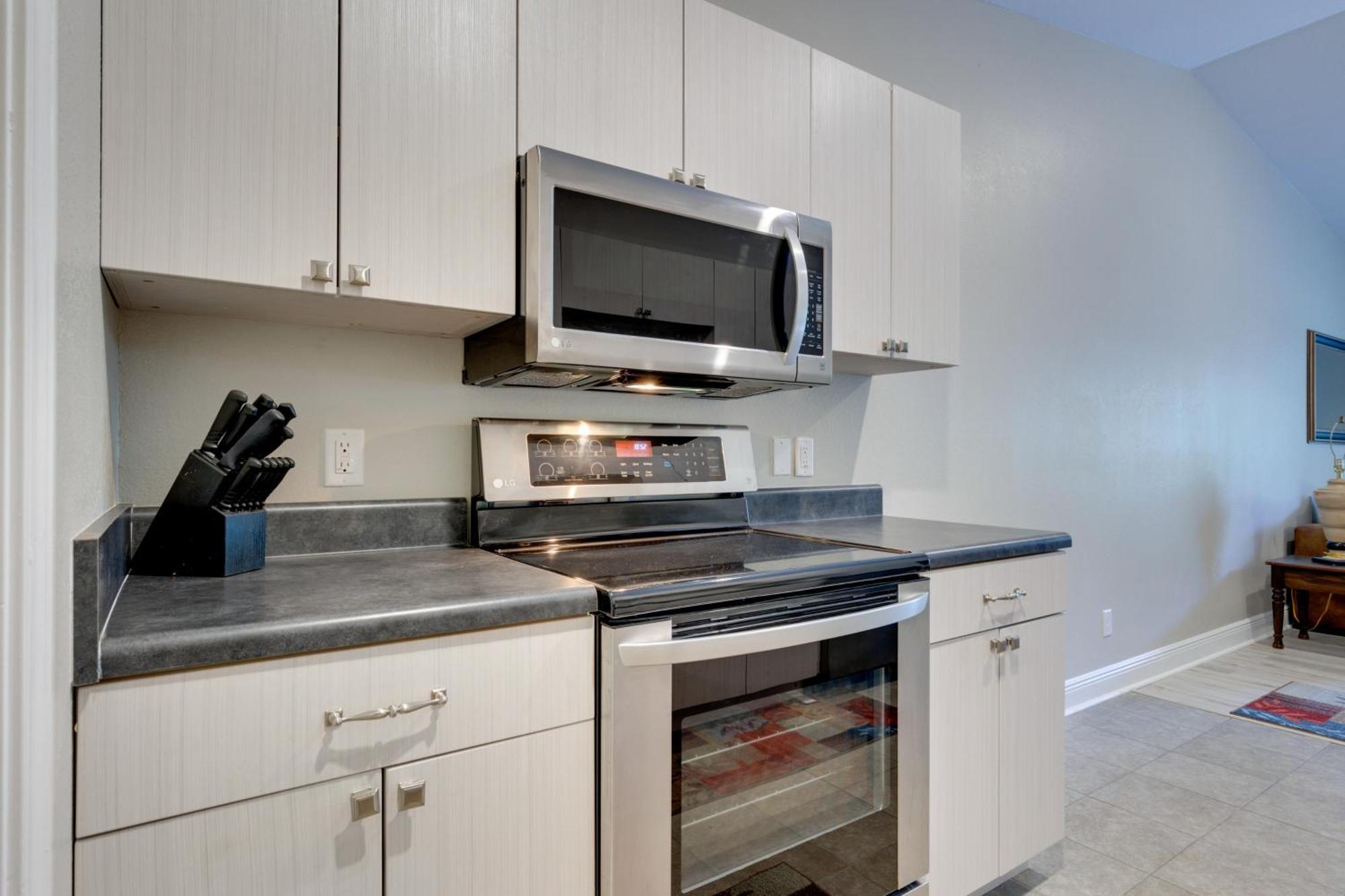 Dog-Friendly Pensacola Duplex About 7 Mi To Downtown Apartment Екстериор снимка