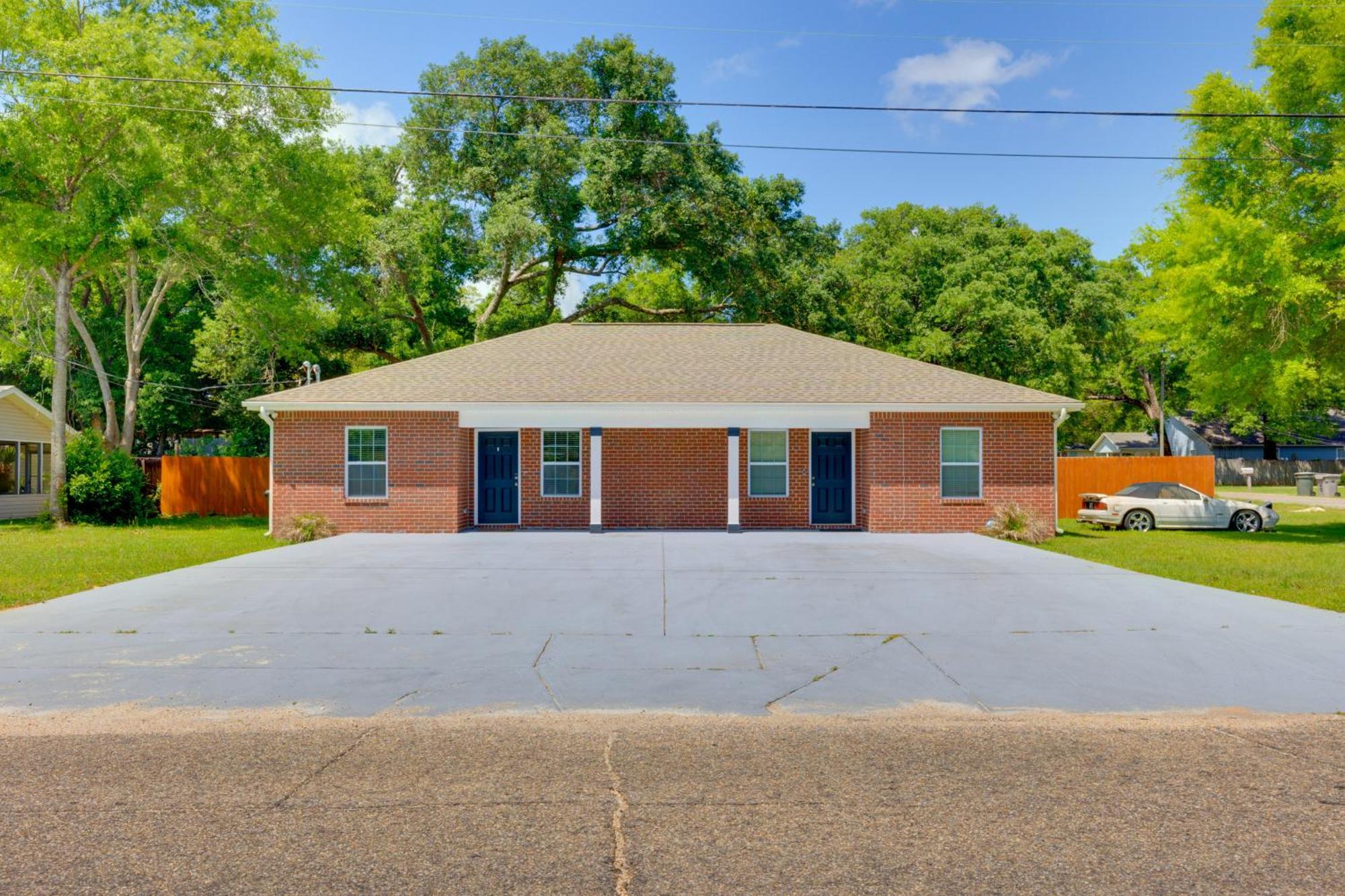 Dog-Friendly Pensacola Duplex About 7 Mi To Downtown Apartment Екстериор снимка