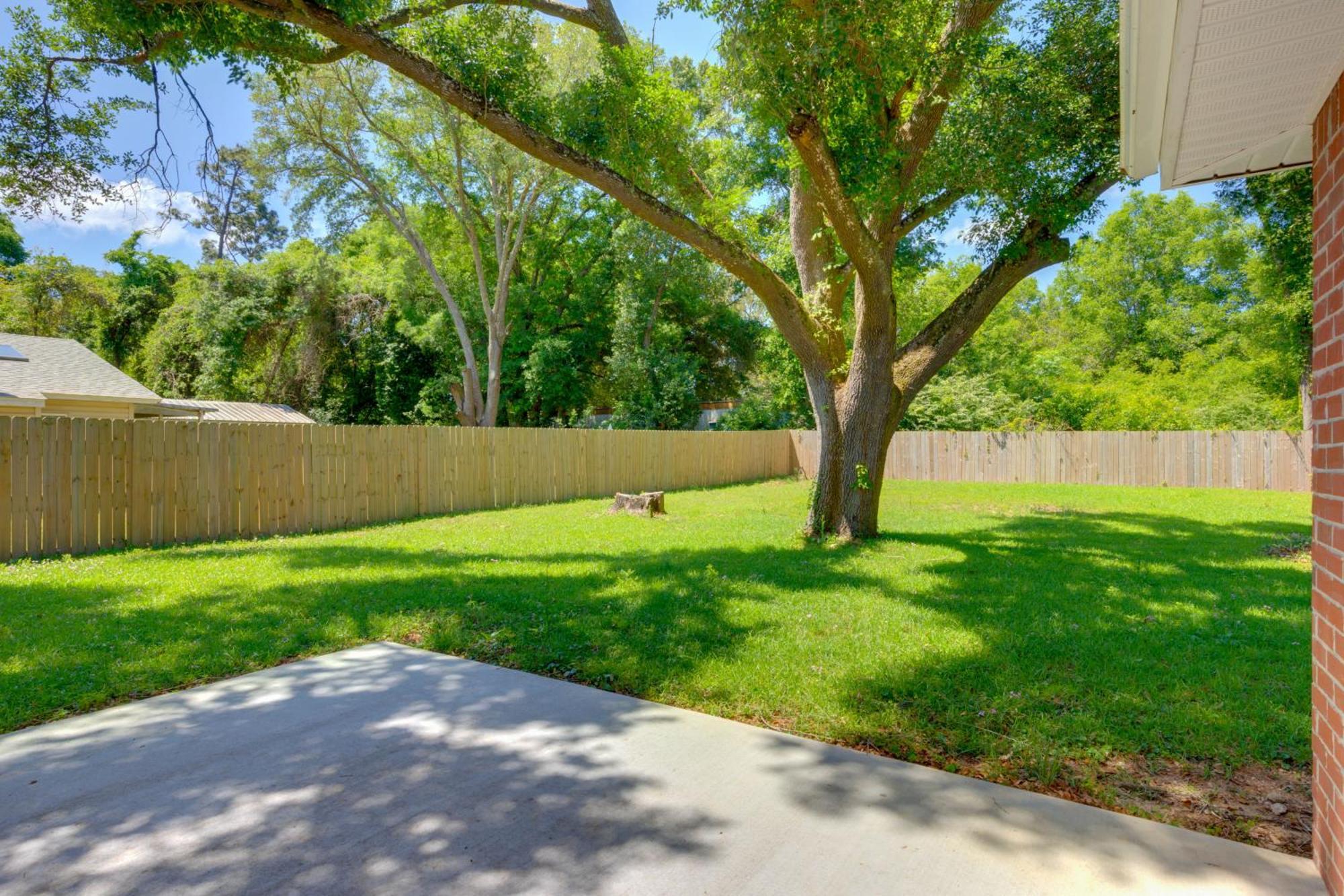 Dog-Friendly Pensacola Duplex About 7 Mi To Downtown Apartment Екстериор снимка