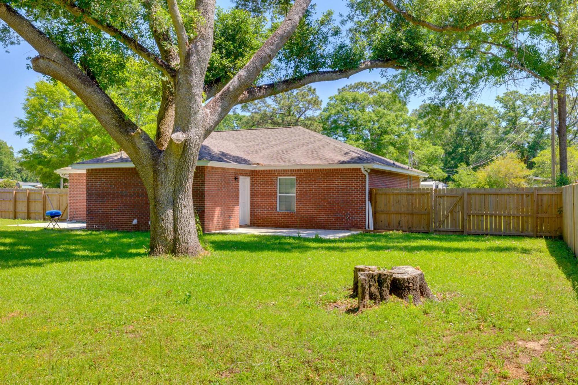 Dog-Friendly Pensacola Duplex About 7 Mi To Downtown Apartment Екстериор снимка